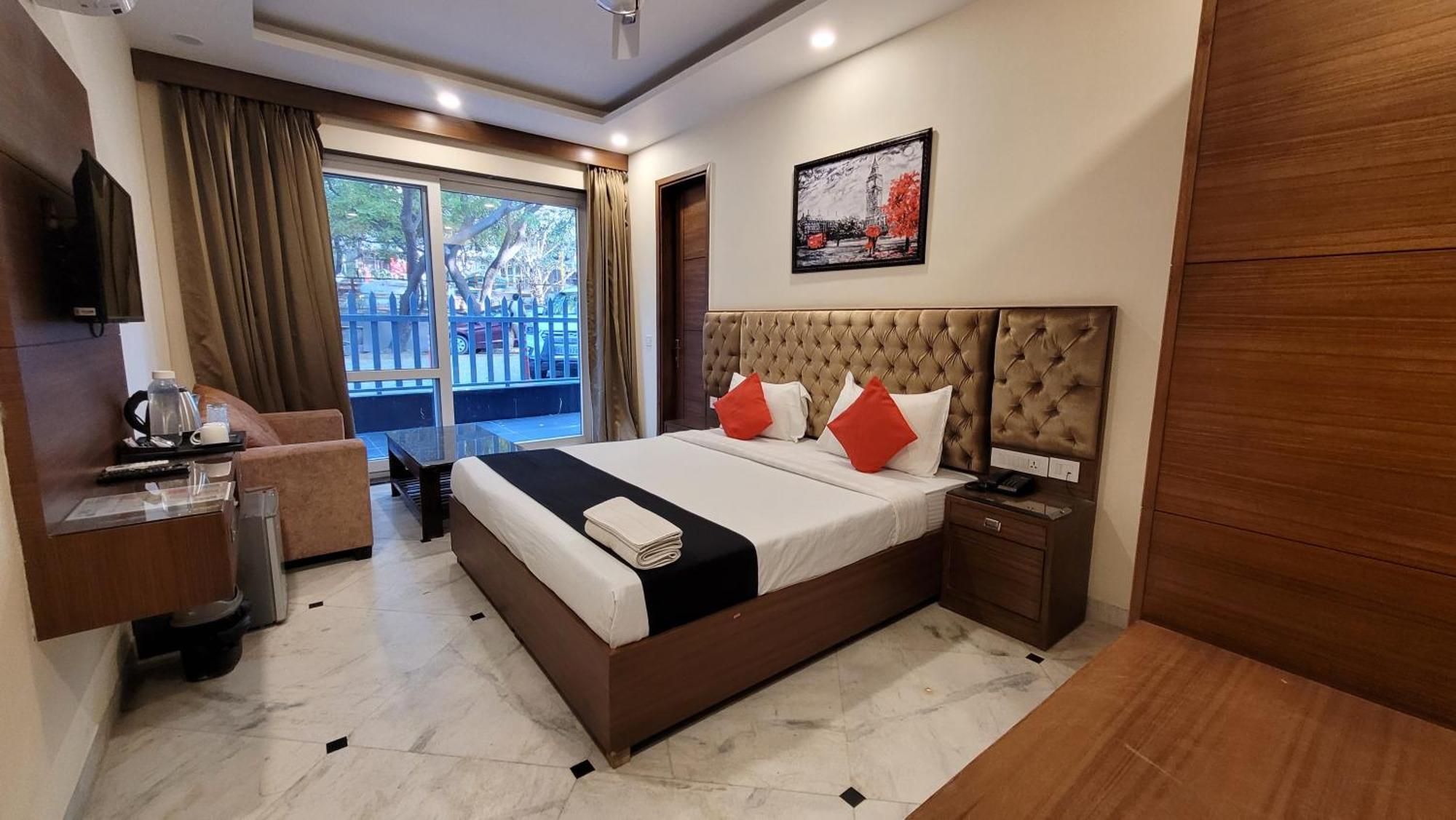 Hotel Jmd Residency Nuova Delhi Esterno foto