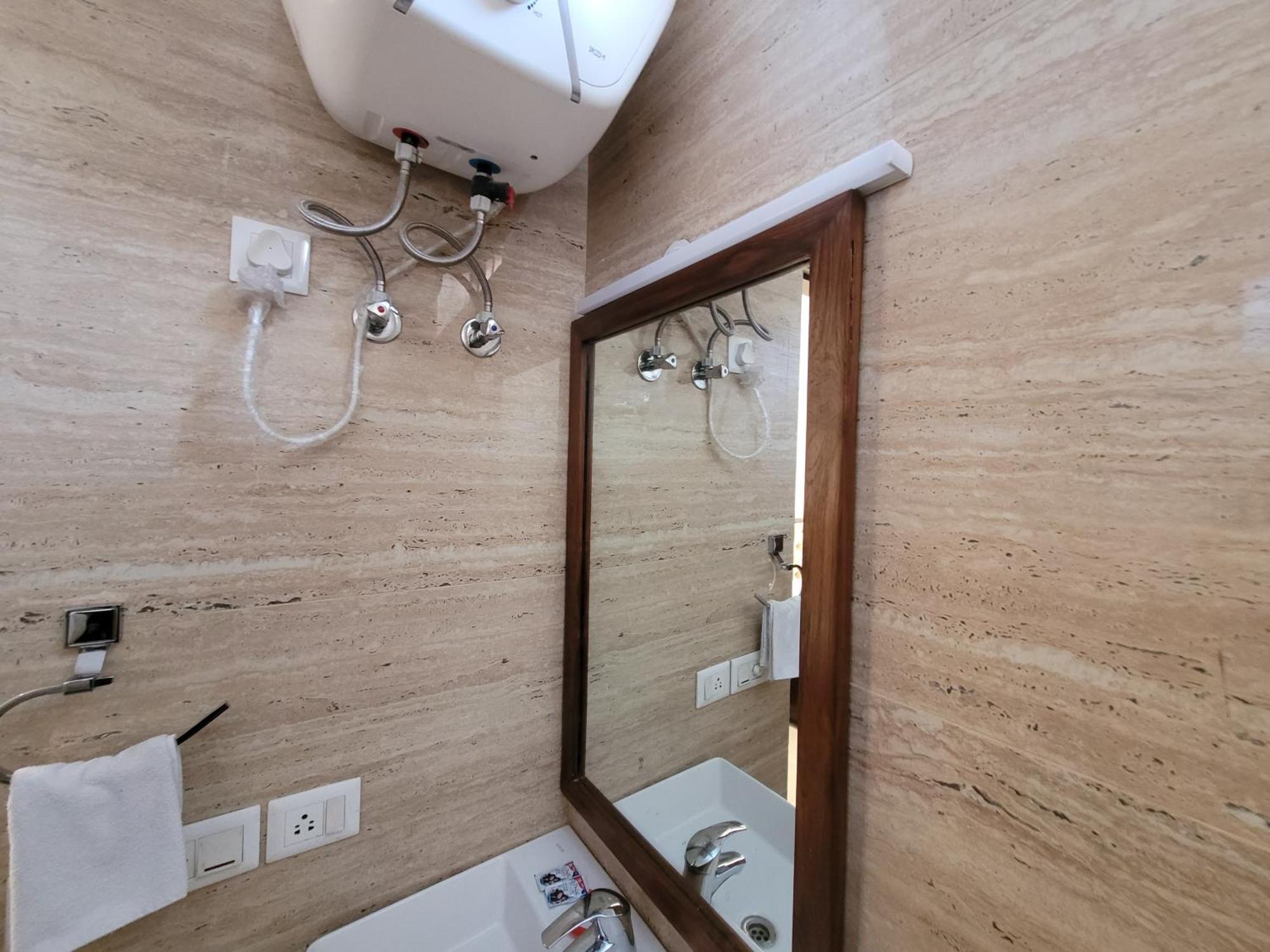 Hotel Jmd Residency Nuova Delhi Esterno foto