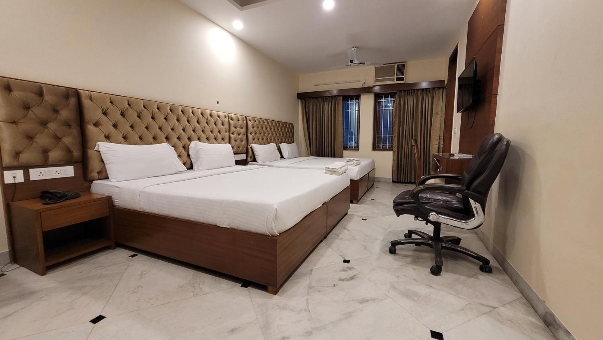 Hotel Jmd Residency Nuova Delhi Esterno foto