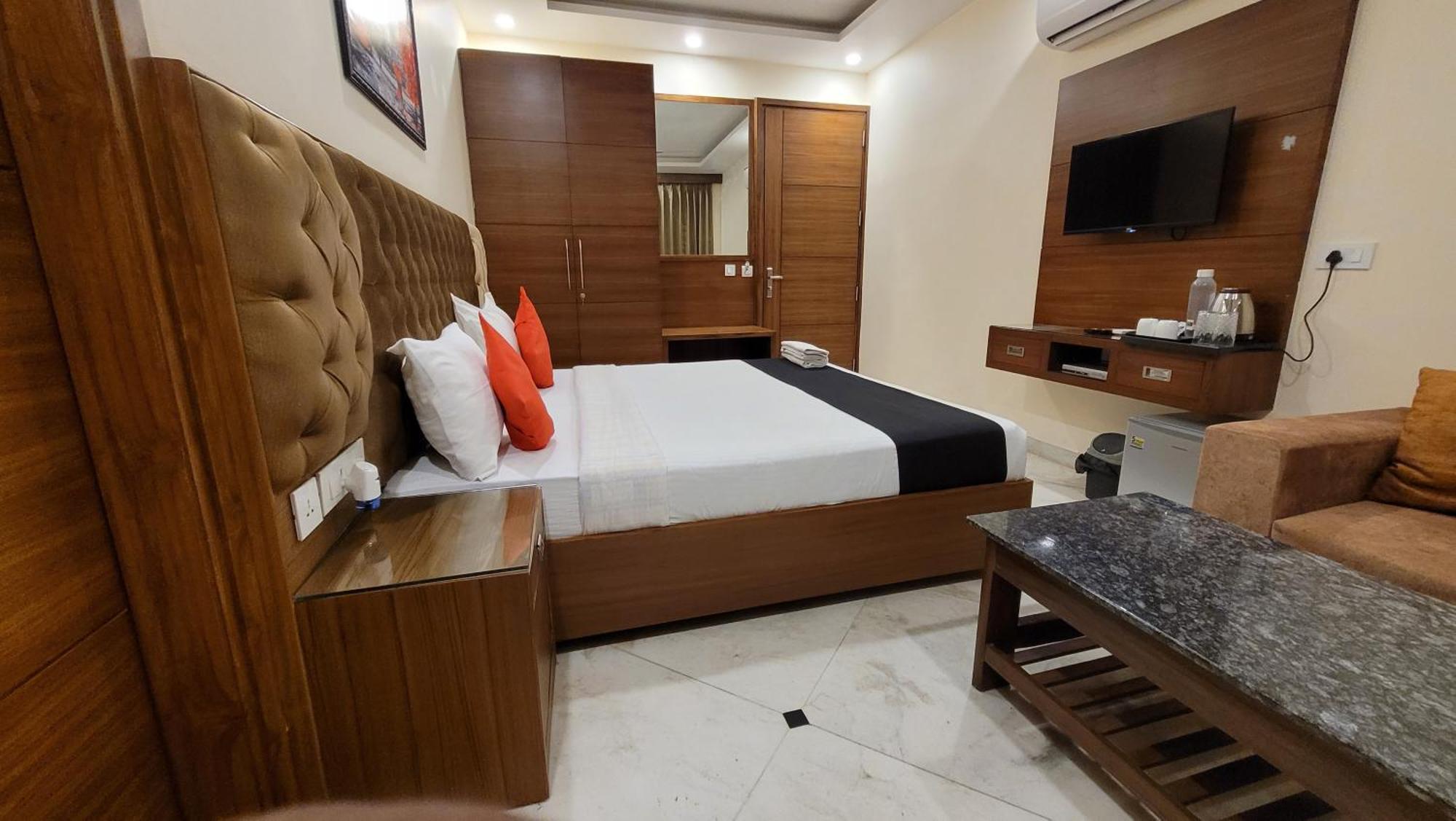 Hotel Jmd Residency Nuova Delhi Esterno foto