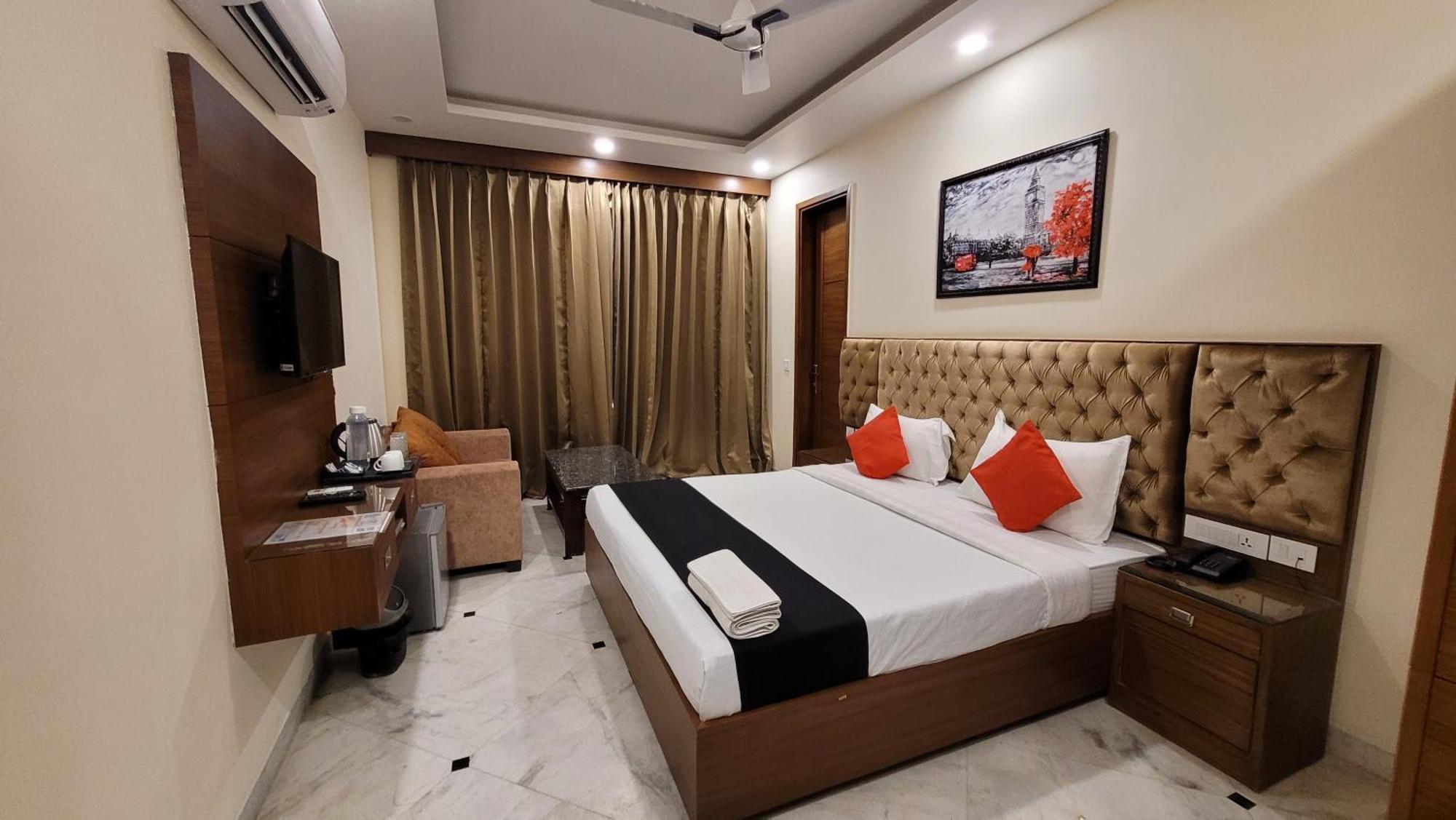 Hotel Jmd Residency Nuova Delhi Esterno foto