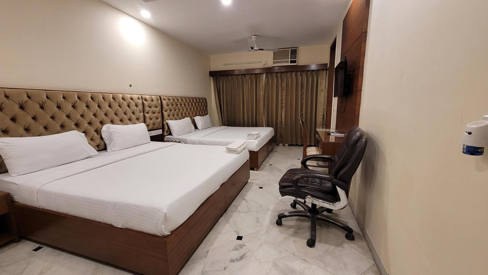 Hotel Jmd Residency Nuova Delhi Esterno foto