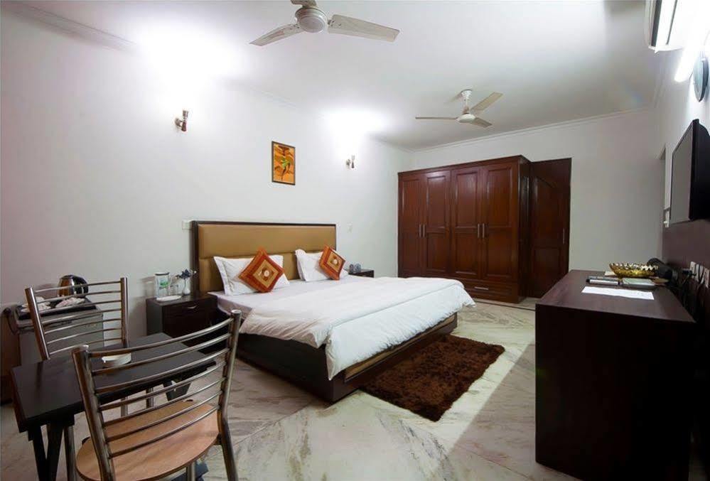 Hotel Jmd Residency Nuova Delhi Esterno foto