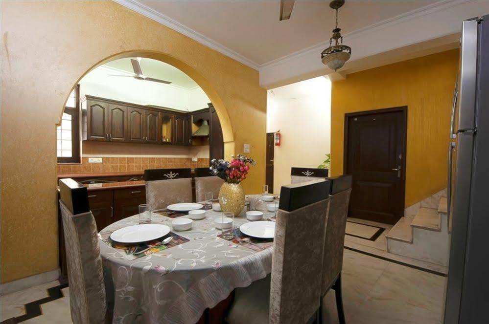 Hotel Jmd Residency Nuova Delhi Esterno foto