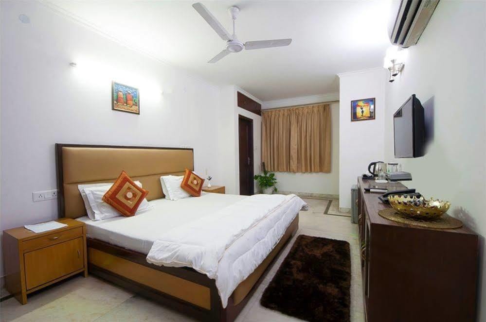 Hotel Jmd Residency Nuova Delhi Esterno foto