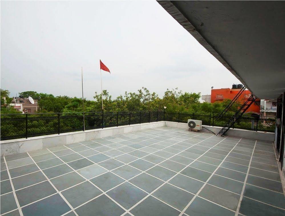 Hotel Jmd Residency Nuova Delhi Esterno foto