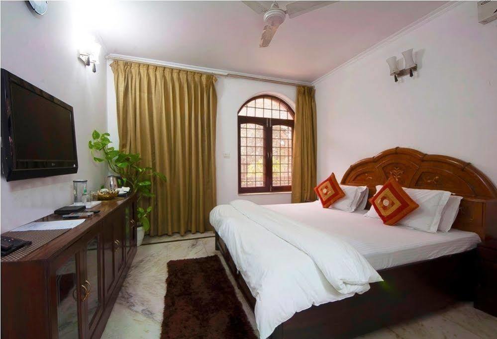 Hotel Jmd Residency Nuova Delhi Esterno foto