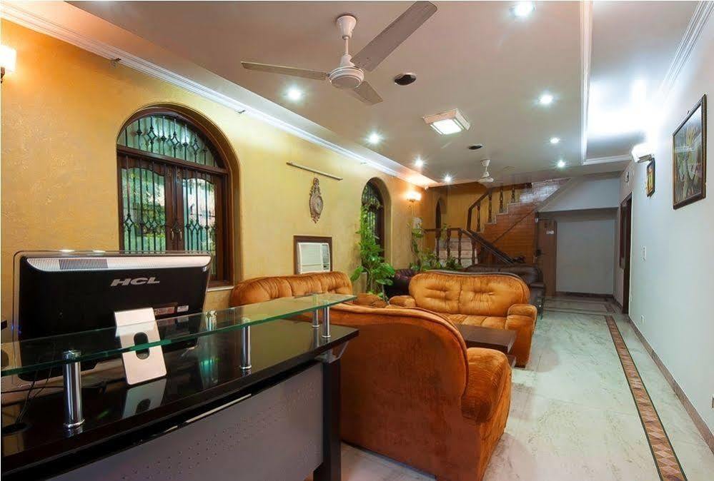 Hotel Jmd Residency Nuova Delhi Esterno foto